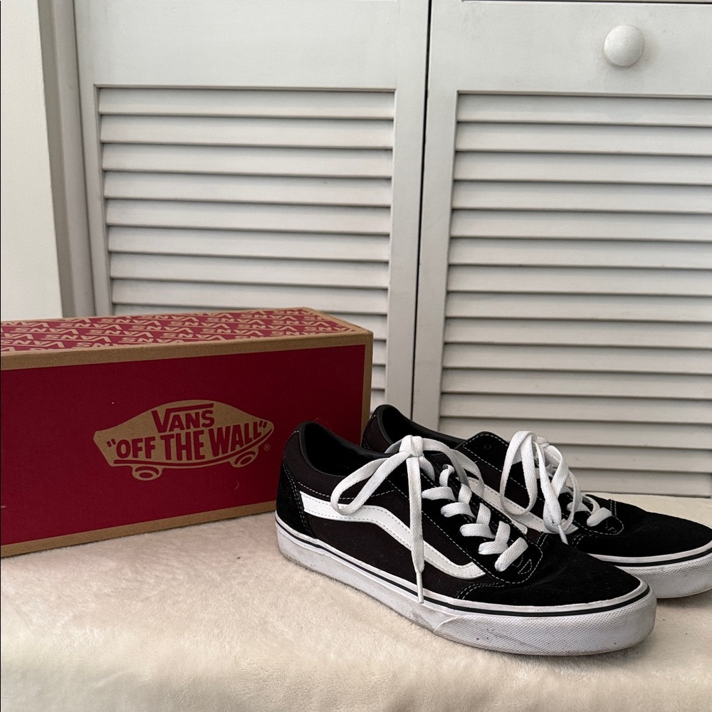Vans Classic Black and White Low-Tops